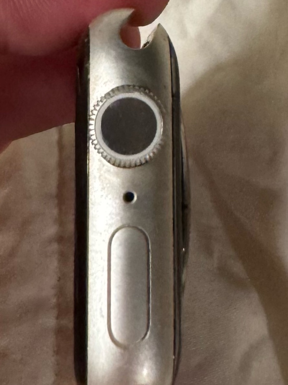 Apple Watch Series 7 GPS 41mm Starlight + Charger 3 Bands & 2 God Color Cases - Picture 8 of 10